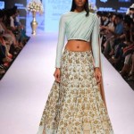 Crop top with Dupatta attached, you can always make the dupatta heavy or light according to your choice and occasion.