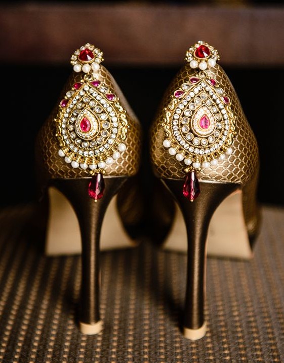 Footwear To Choose For The Wedding Day – Threads – WeRIndia