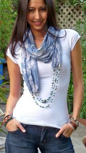 Turn T-shirt into Scarf