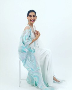 Summer ready outfit of Sonam Kapoor Cannes 2017