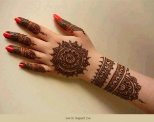 How to create mehndi design with a bangle