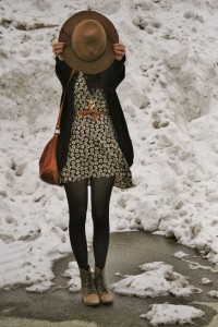 how to wear tights in winters