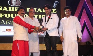 Karanvir Bohra at Dadasaheb Phalke awards
