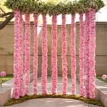 Photo booth ideas with flowers for wedding