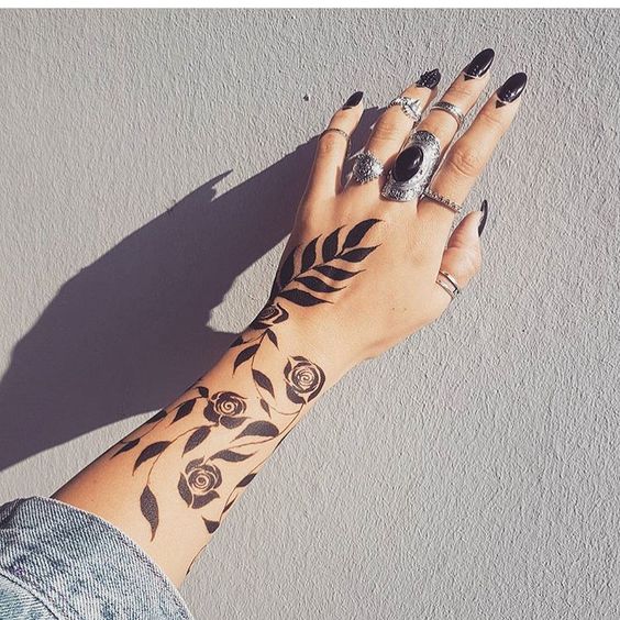 31 Simple Mehndi Designs For All Occasions - 2023 | Fabbon