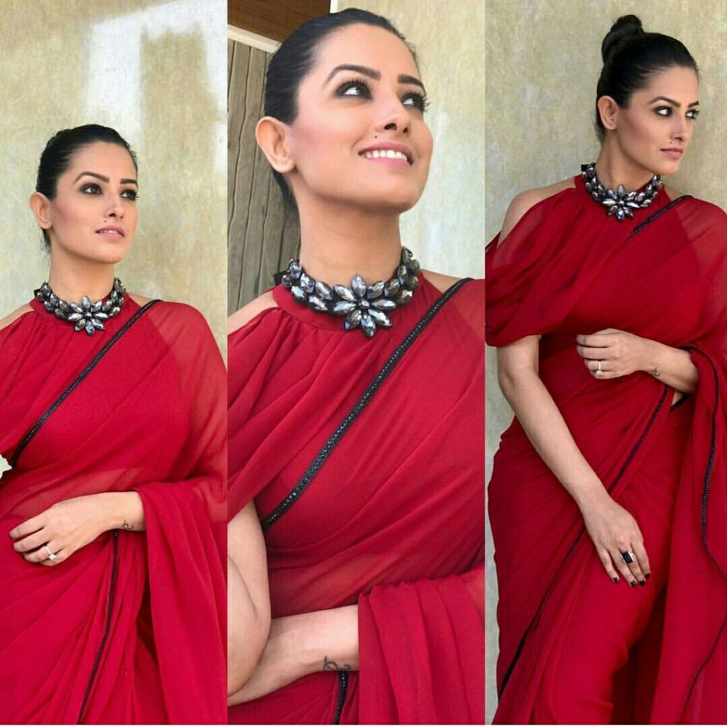 Anita Hassanandani Plain Saree Blouse Designs – Threads – WeRIndia