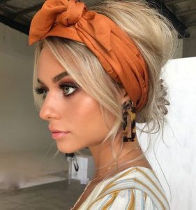 Monsoon hairstyle with scarfs