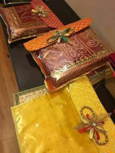 Saree packing styles