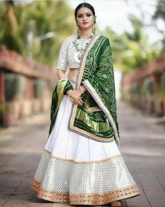 Bandhani dupatta for the brides