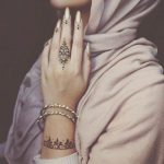 6 Very Basic And Simple Mehndi Designs For Modern Women