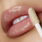 Metallic lipstic trend 2020