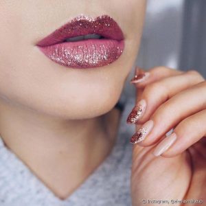 Metallic lipstic trend 2020