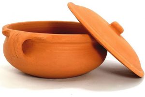 Clay pot for cooking food