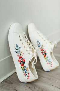 Embellishing white sneakers DIY