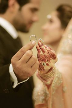 Latest Engagement Poses Ideas  Tips For Couples