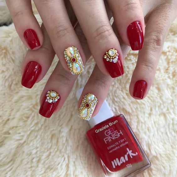 15 Wedding Nail Art Designs For Brides Who Want To Go Beyond The Basic  French Tips - Elle India