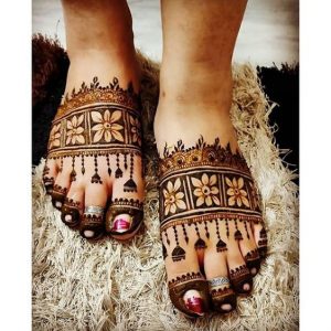 Simple and quick Mehndi designs for foot