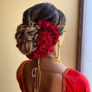 Rose Flowers arrangement for bridal hairstyle | Threads - WeRIndia