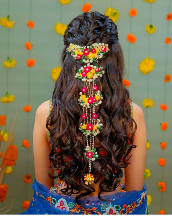 Floral Hair Accessories For Indian Bride | Threads - WeRIndia