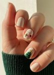 5 Ways To Do Your Nails For Today’s Christmas Party!