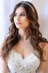 5 Hairstyle Ideas For The Brides Who Just Love Wearing Hairbands!